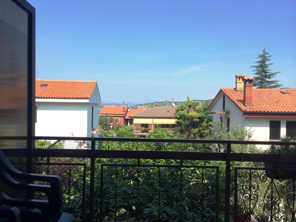 Apartment Ana Izola Bagian luar foto